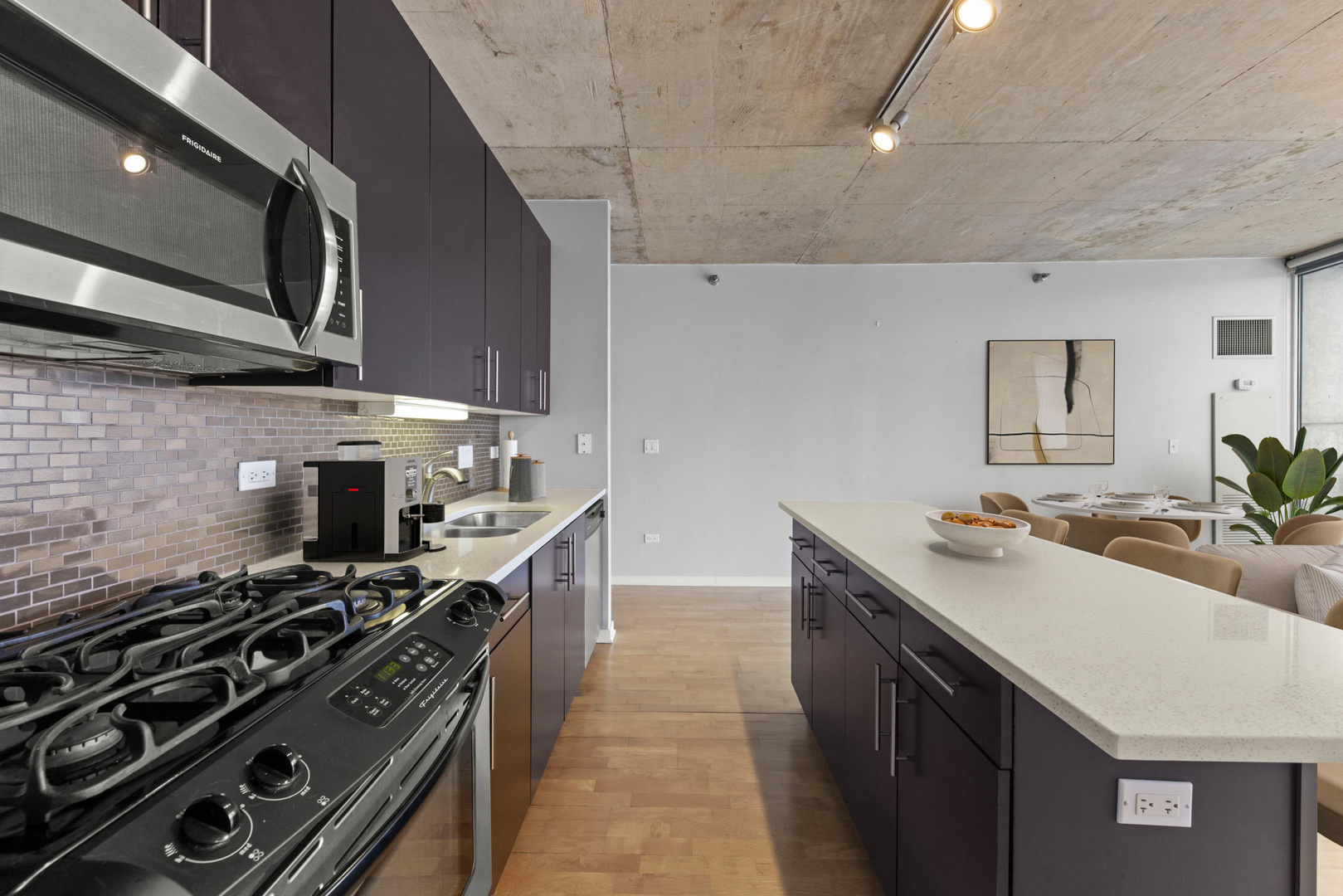 611 S Wells Street #2402, Chicago, IL 60607