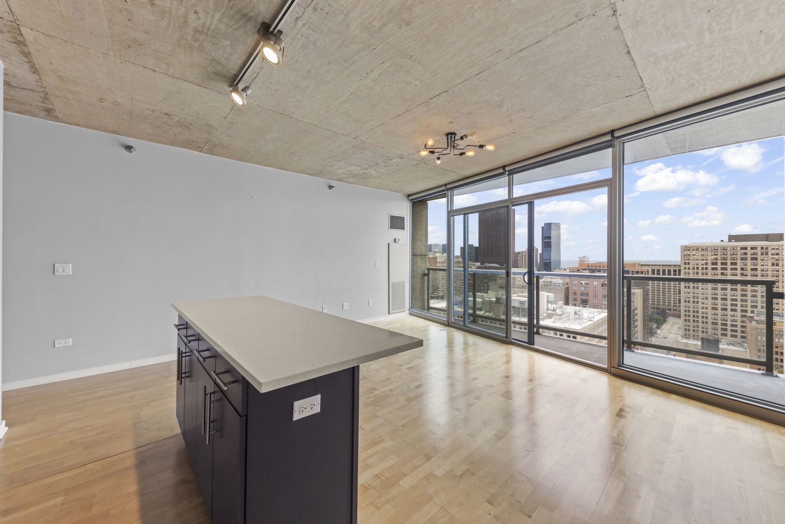 611 S Wells Street #2402, Chicago, IL 60607