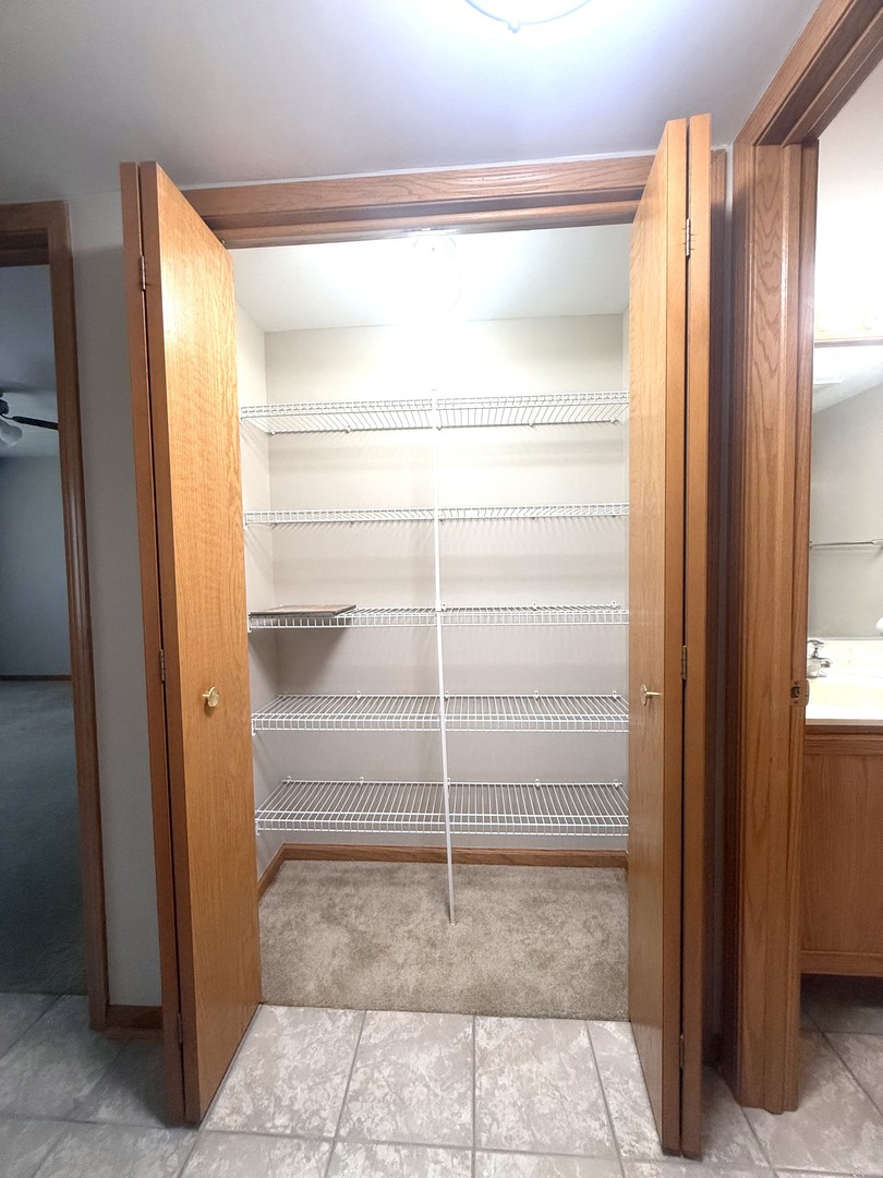1033 Ashley Court #2D, Lockport, IL 60441