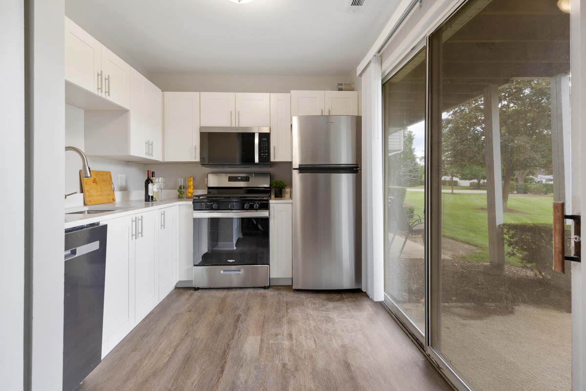 109 Gant Circle #C, Streamwood, IL 60107