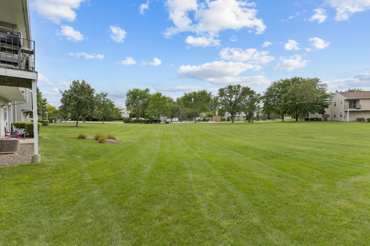109 Gant Circle #C, Streamwood, IL 60107