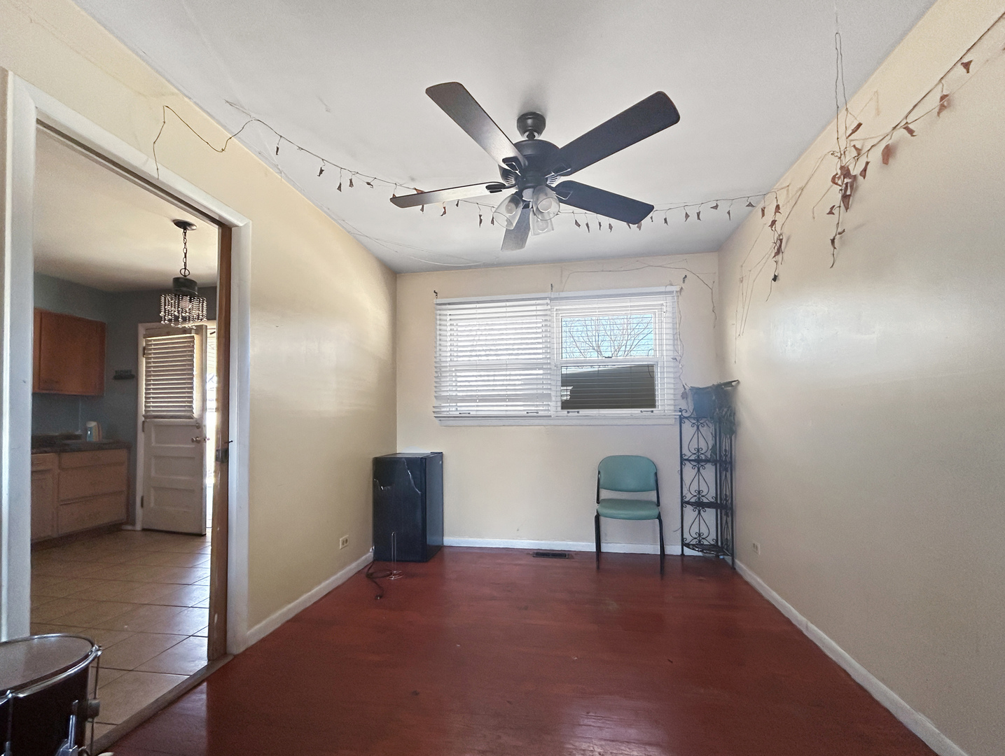 10 N ADAMS Drive, Addison, IL 60101