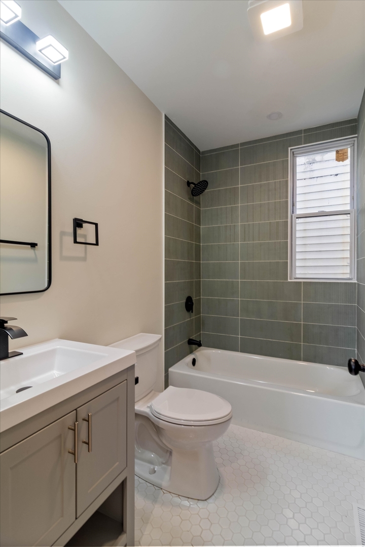 5032 S Princeton Avenue, Chicago, IL 60609