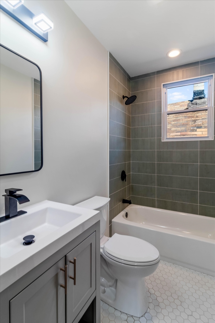 5032 S Princeton Avenue, Chicago, IL 60609