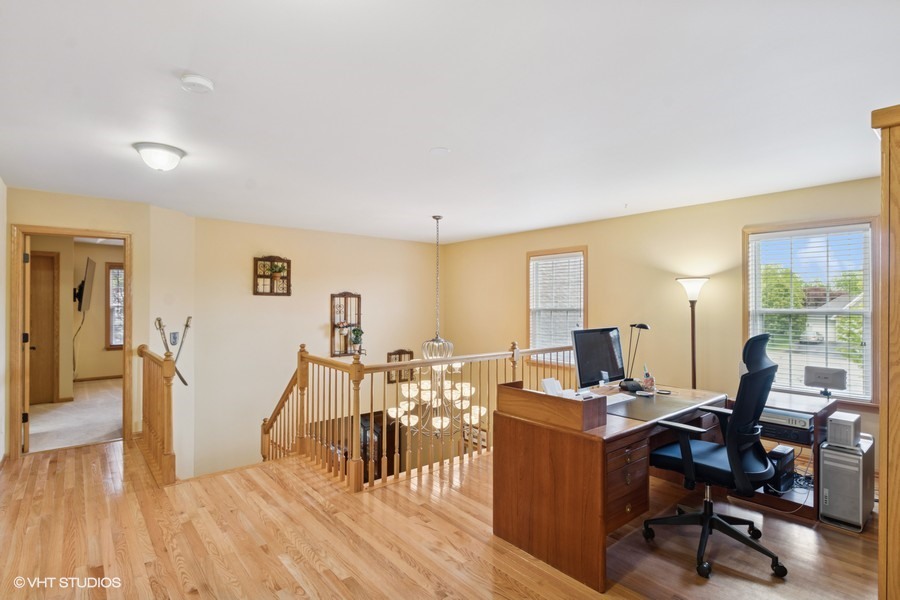 5 N Chestnut Court, Hawthorn Woods, IL 60047