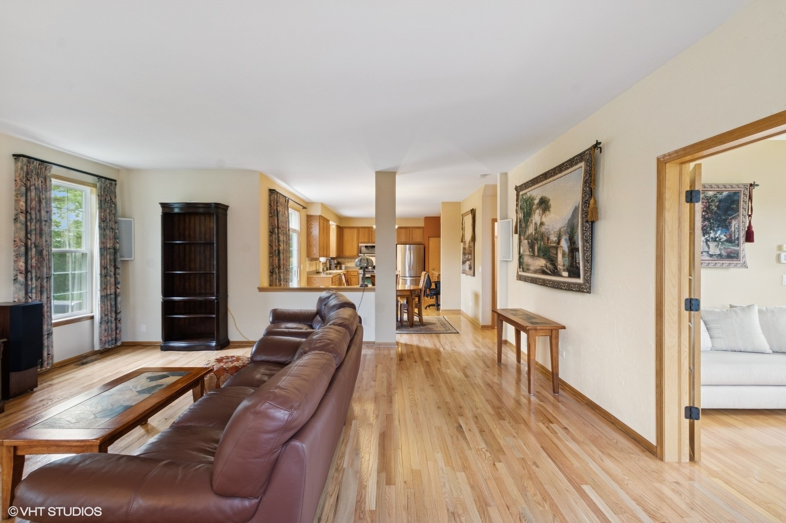 5 N Chestnut Court, Hawthorn Woods, IL 60047