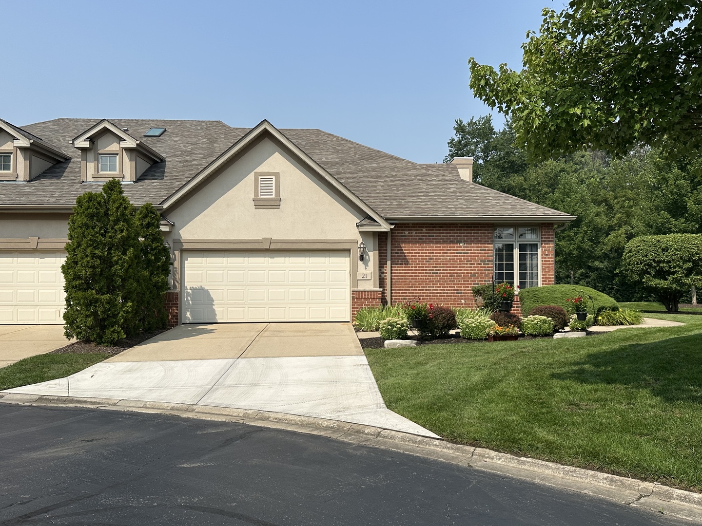 21 Shadow Creek Circle, Palos Heights, IL 60463