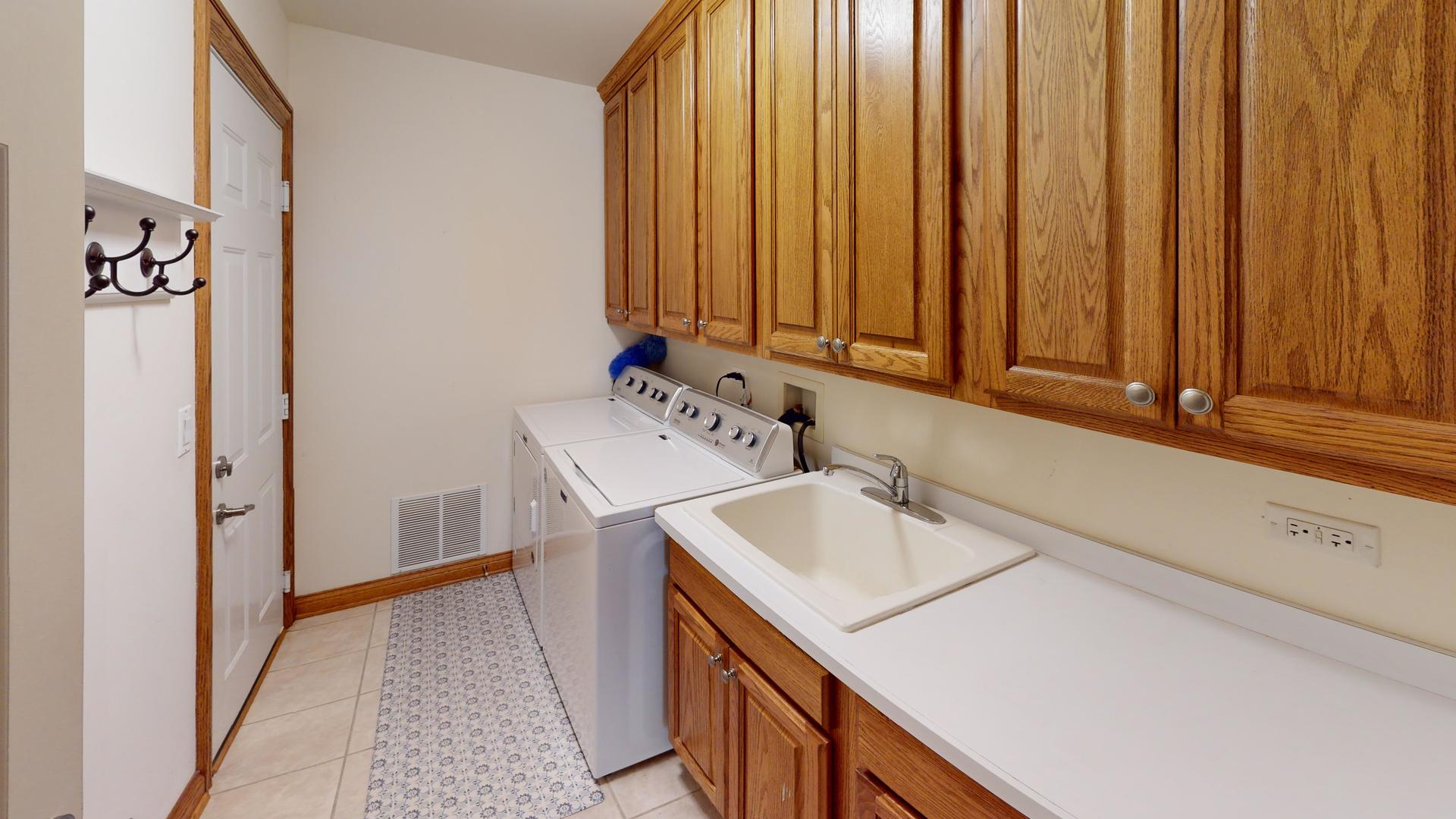 21 Shadow Creek Circle, Palos Heights, IL 60463