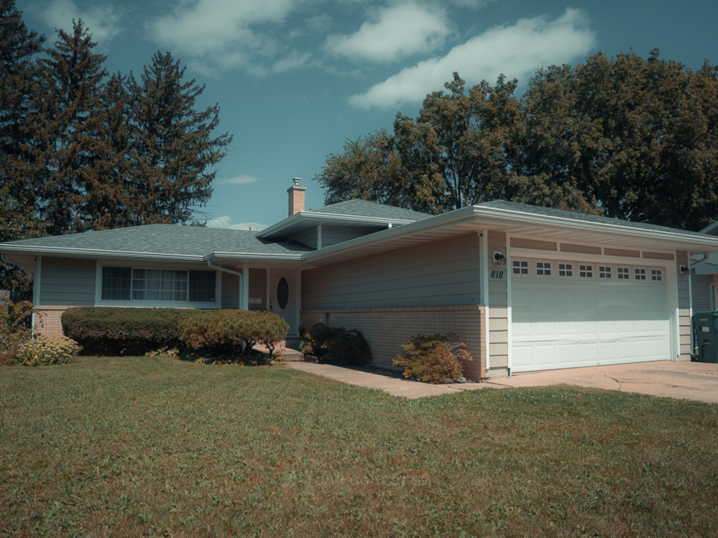 818 Horseshoe Drive, Joliet, IL 60435