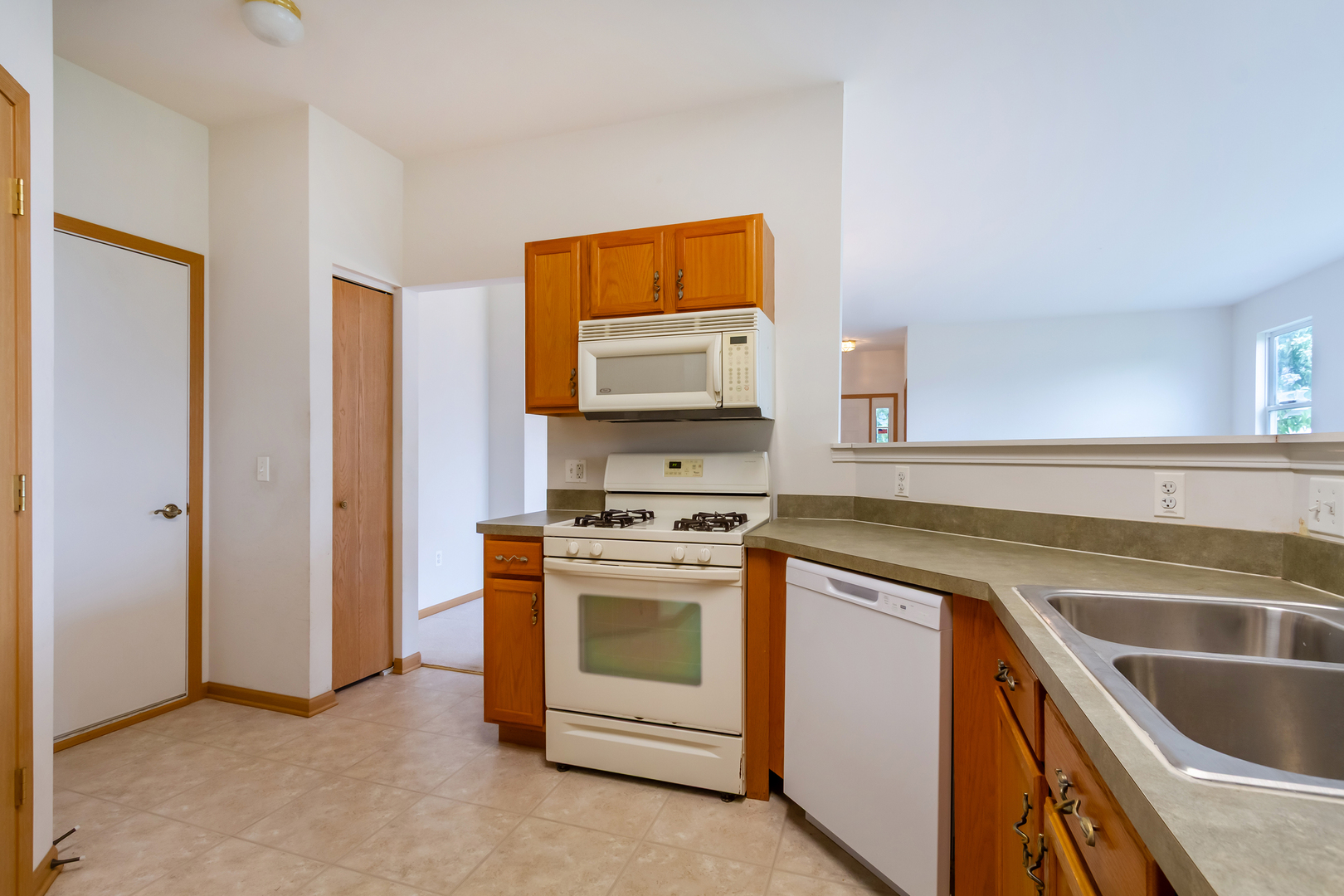 1508 W Ludington Circle, Romeoville, IL 60446