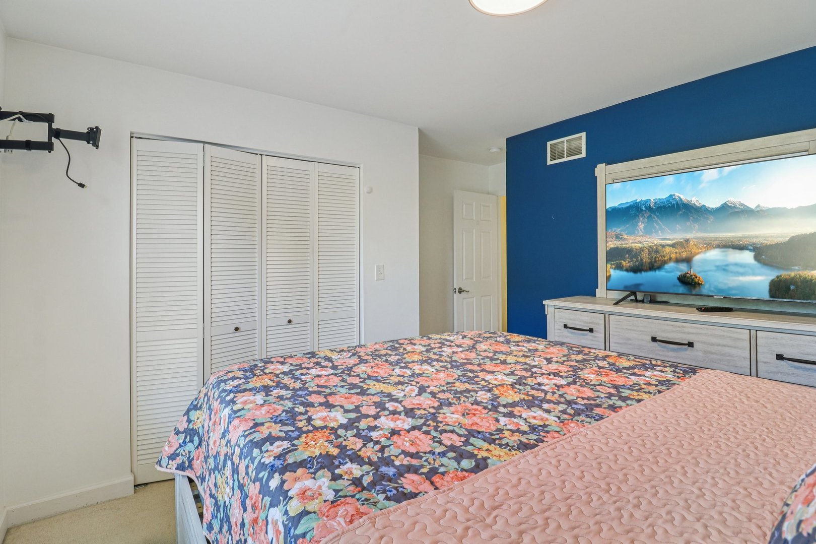 3616 Creekside Court, Winthrop Harbor, IL 60096