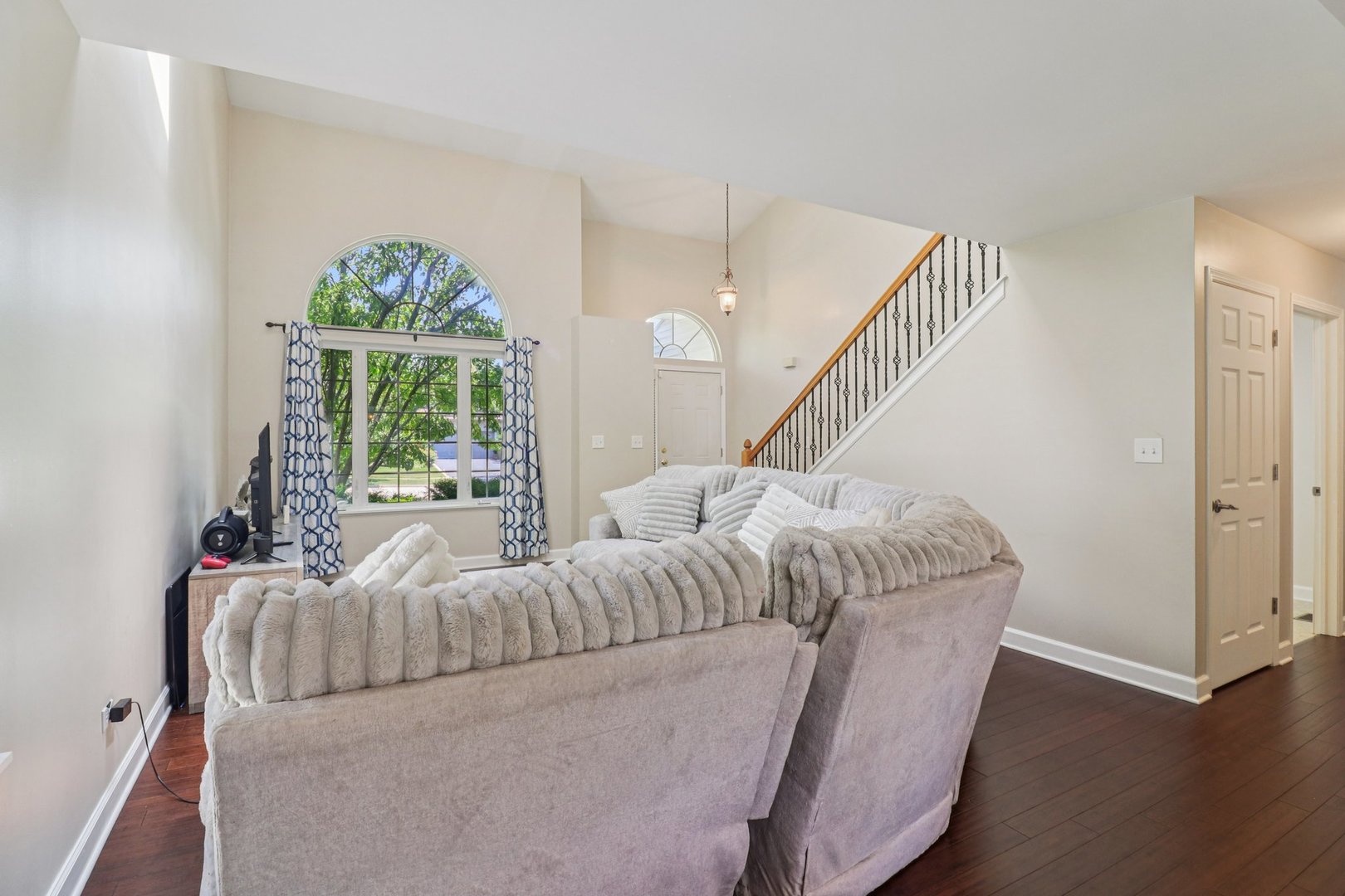 3616 Creekside Court, Winthrop Harbor, IL 60096