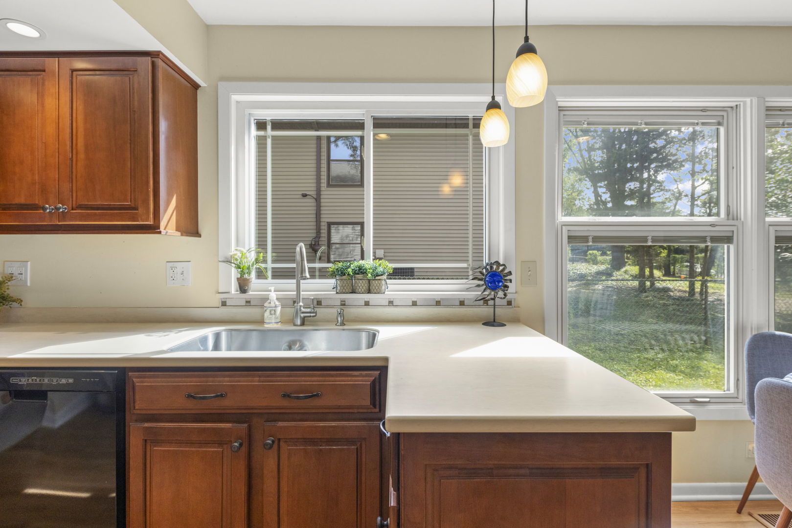 2S630 Devonshire Lane, Glen Ellyn, IL 60137