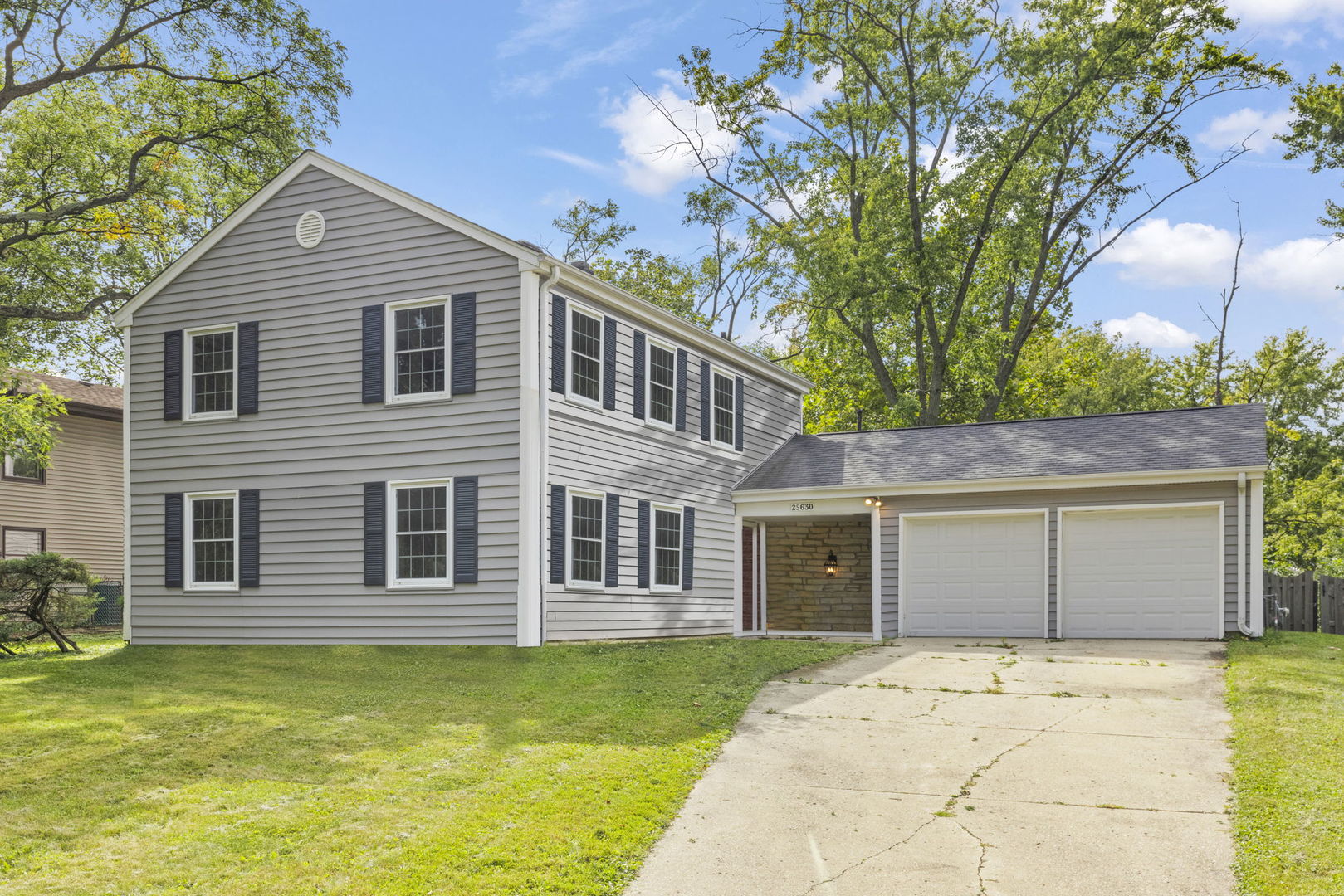 2S630 Devonshire Lane, Glen Ellyn, IL 60137