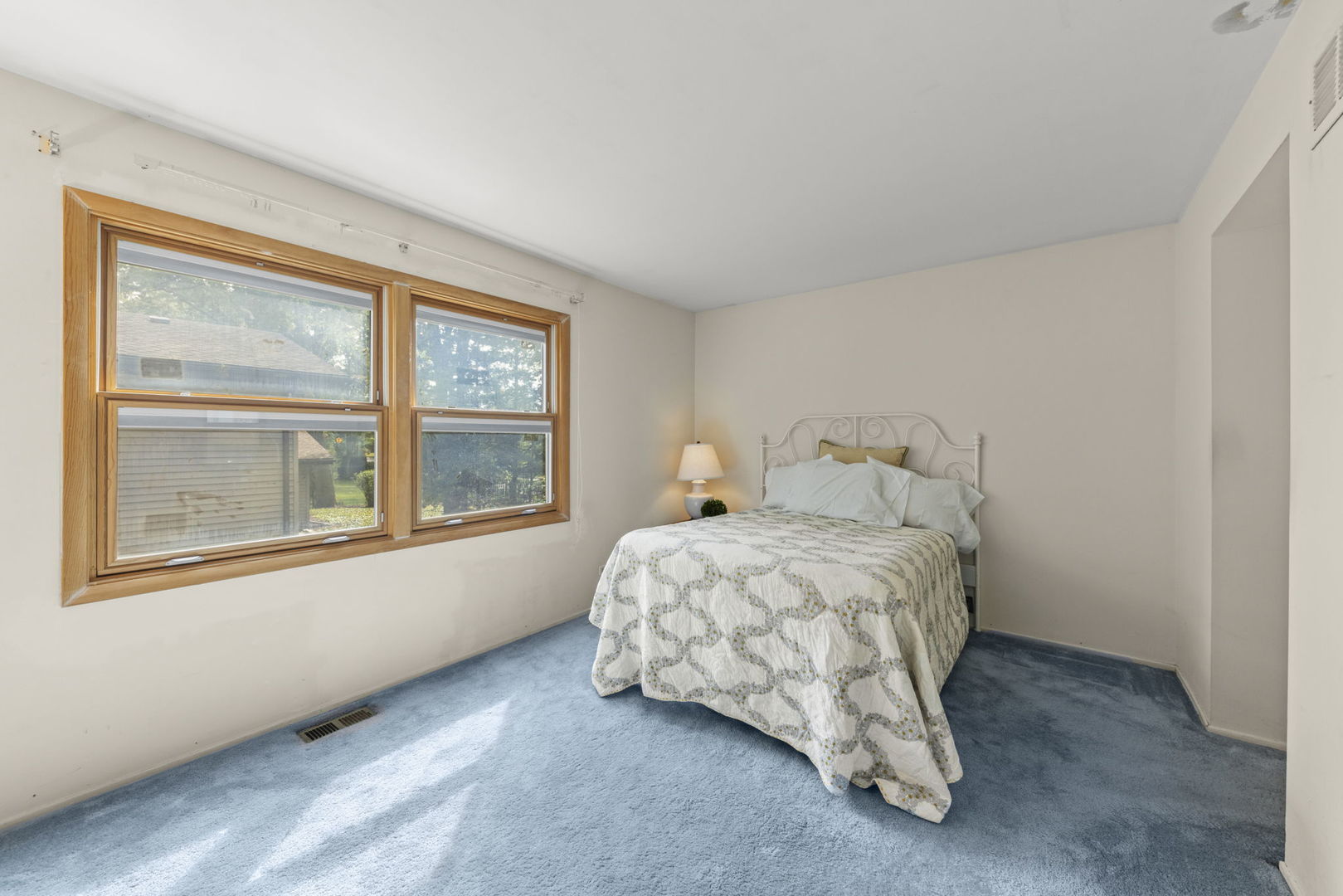 2S630 Devonshire Lane, Glen Ellyn, IL 60137