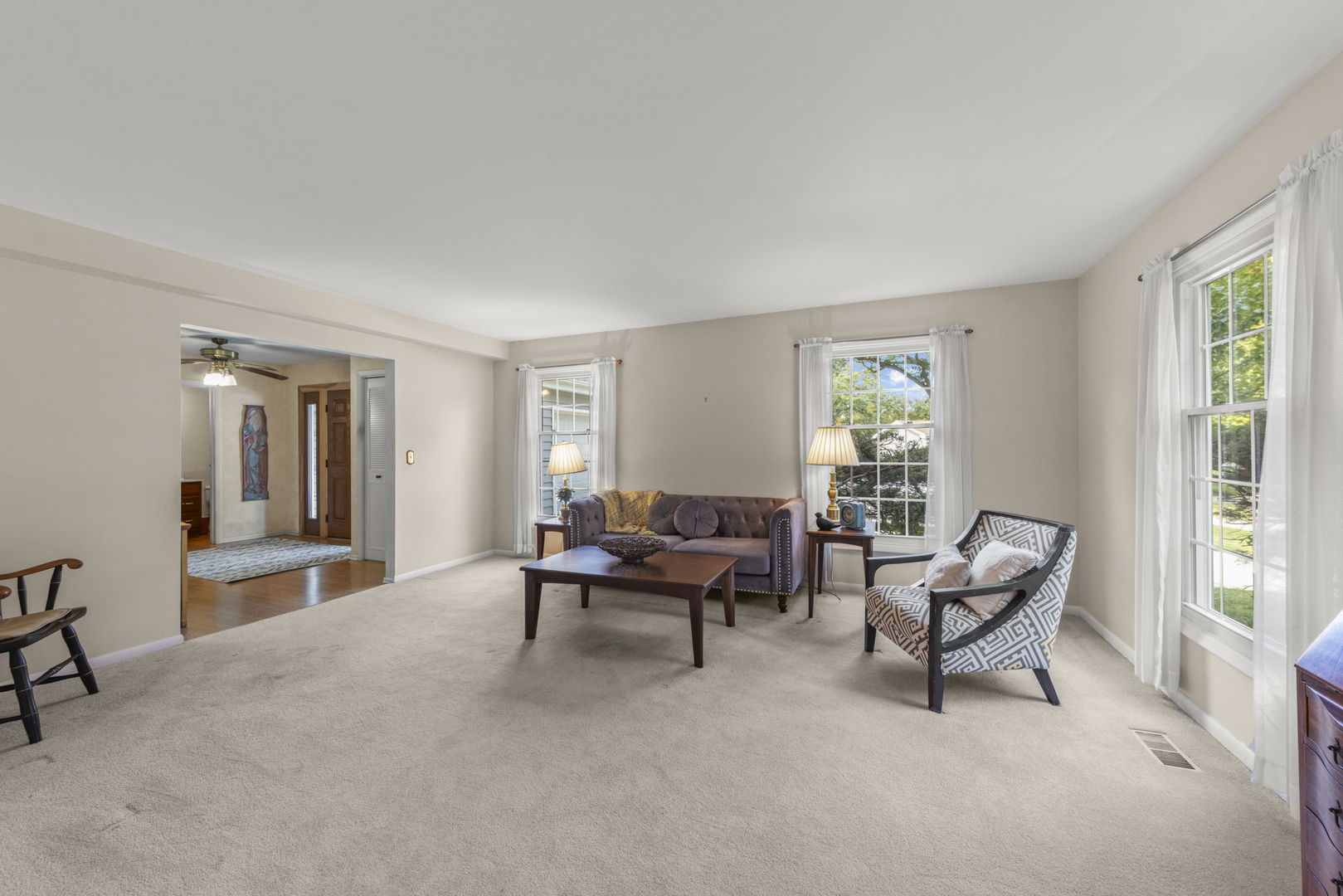 2S630 Devonshire Lane, Glen Ellyn, IL 60137