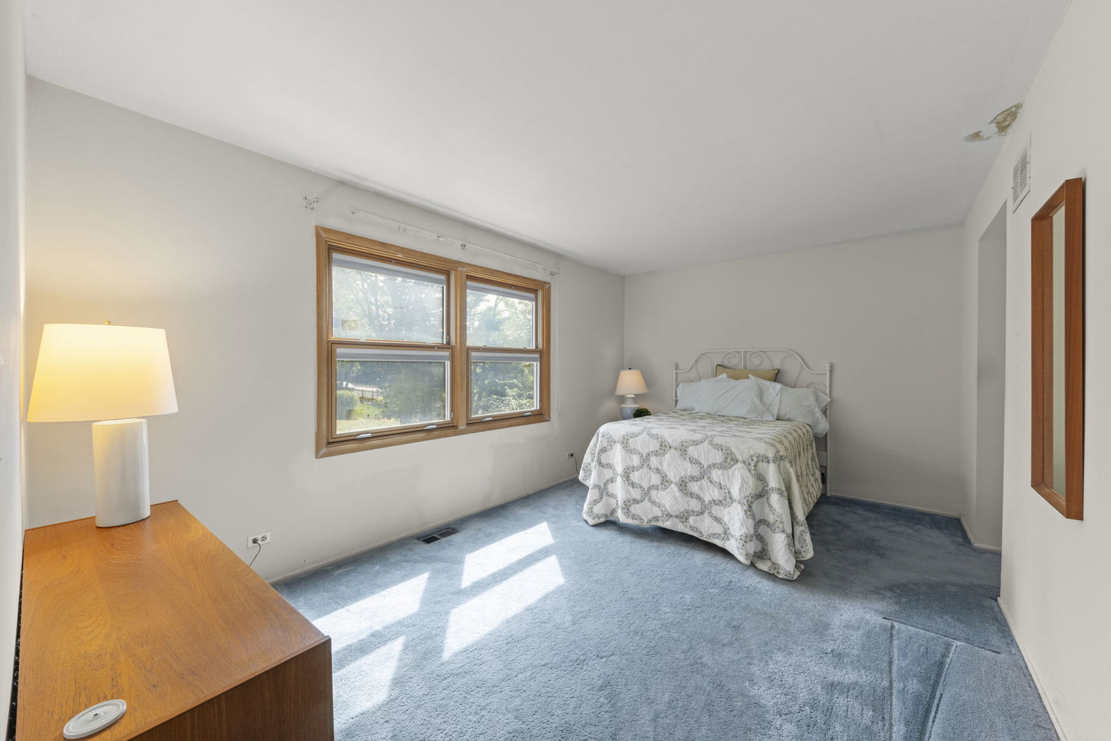 2S630 Devonshire Lane, Glen Ellyn, IL 60137
