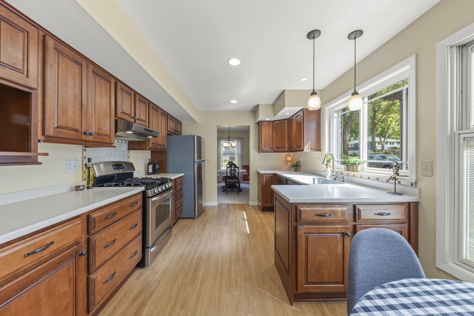 2S630 Devonshire Lane, Glen Ellyn, IL 60137
