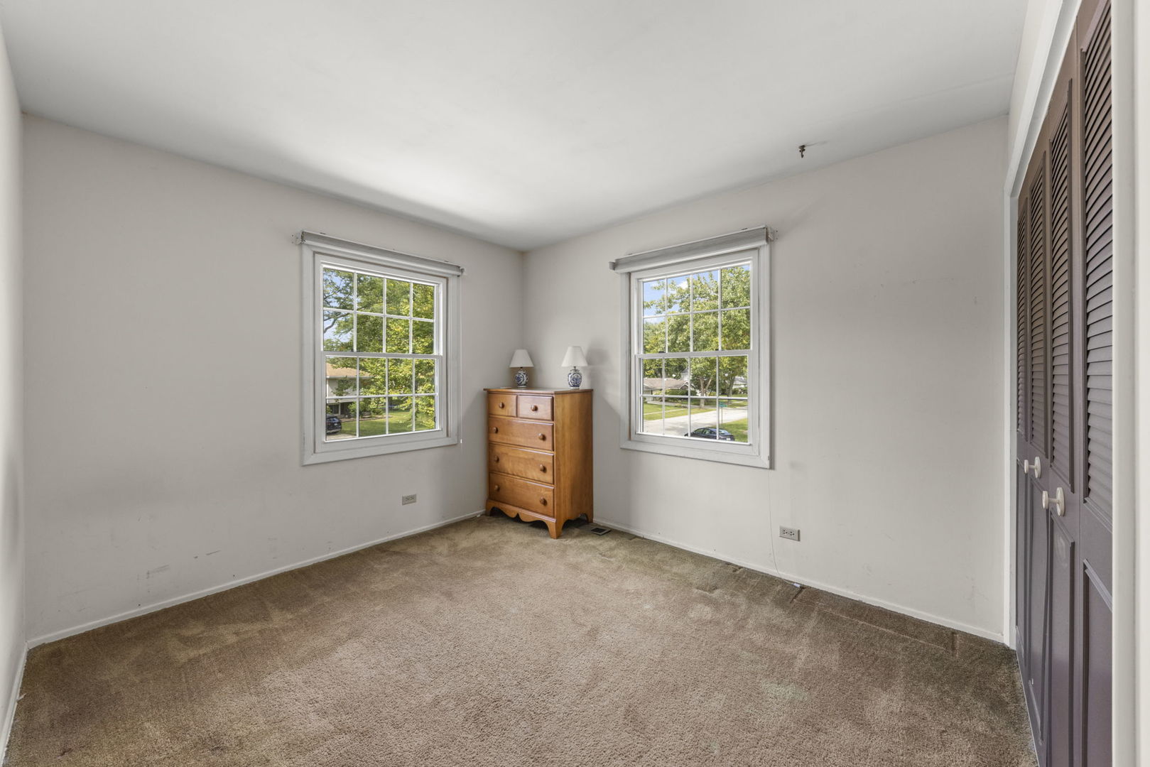 2S630 Devonshire Lane, Glen Ellyn, IL 60137
