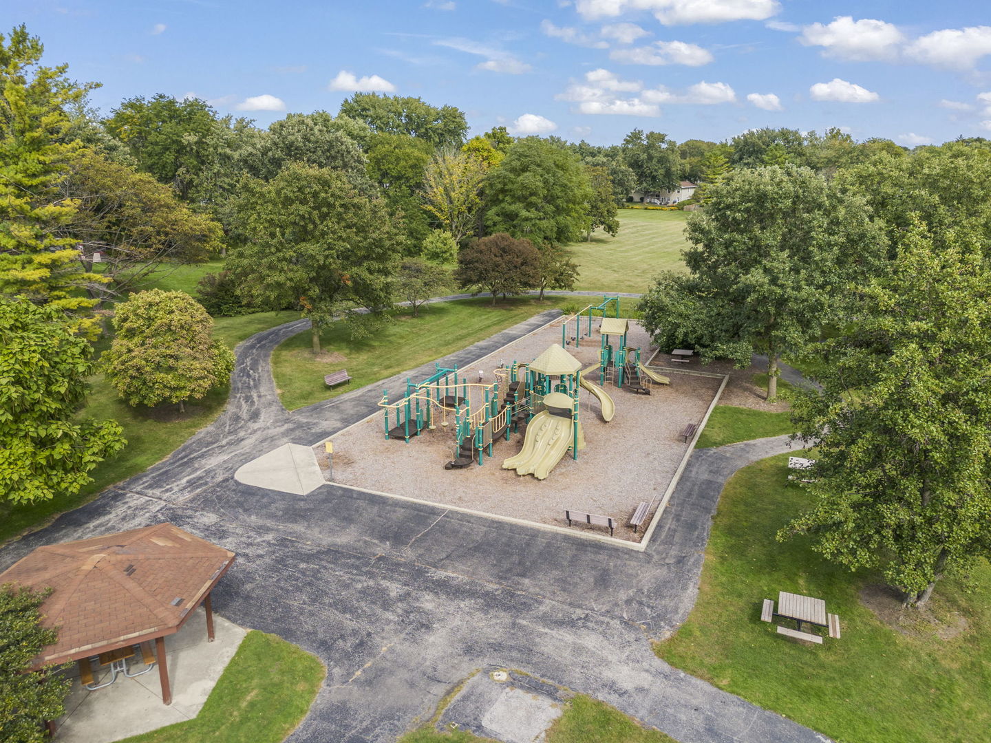 2S630 Devonshire Lane, Glen Ellyn, IL 60137
