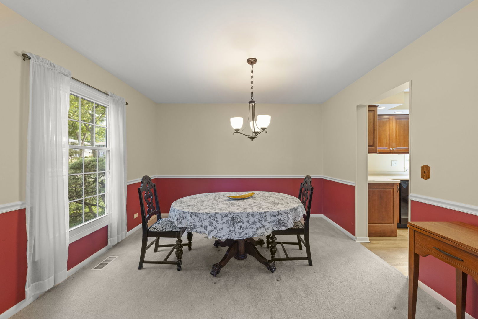 2S630 Devonshire Lane, Glen Ellyn, IL 60137
