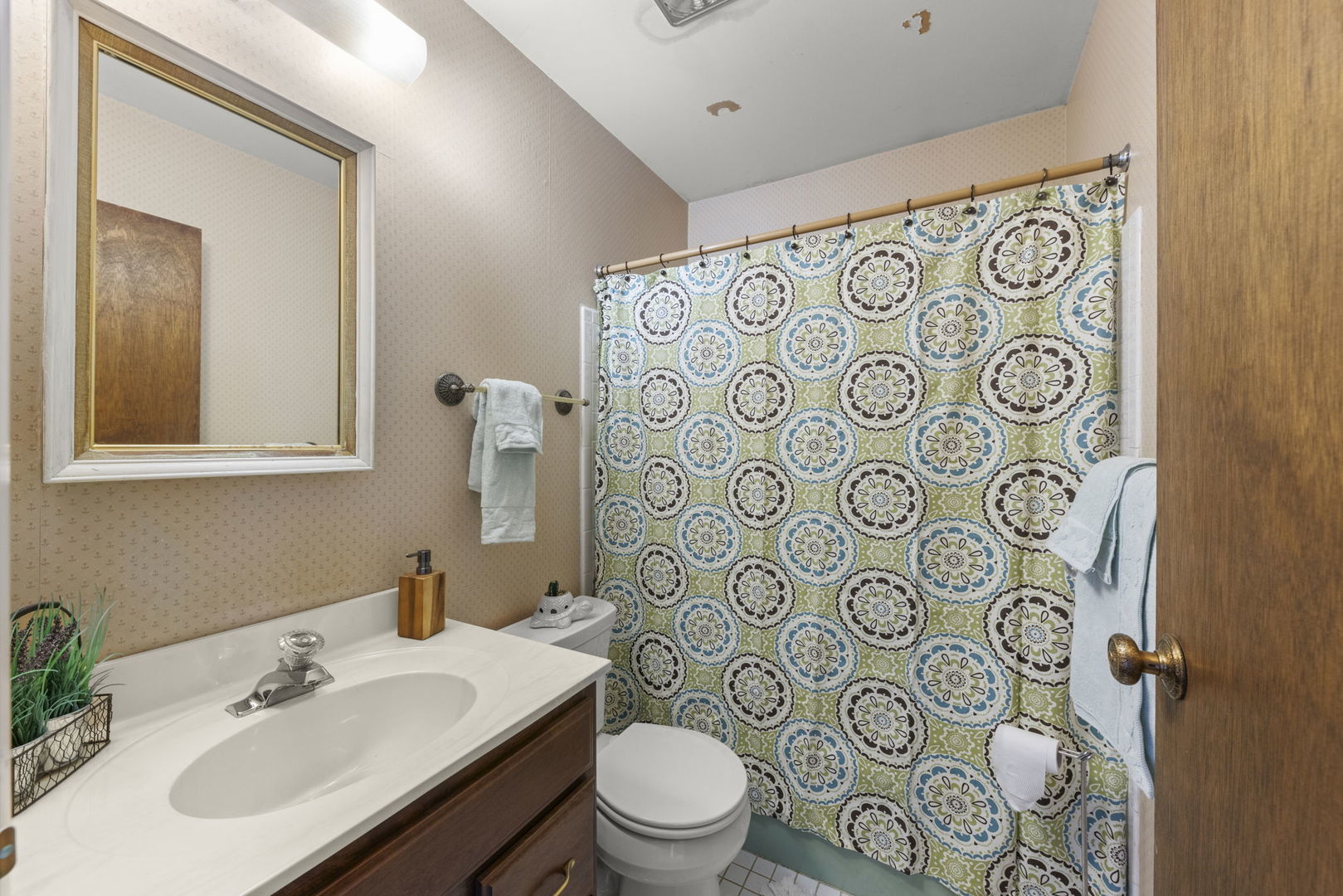 2S630 Devonshire Lane, Glen Ellyn, IL 60137