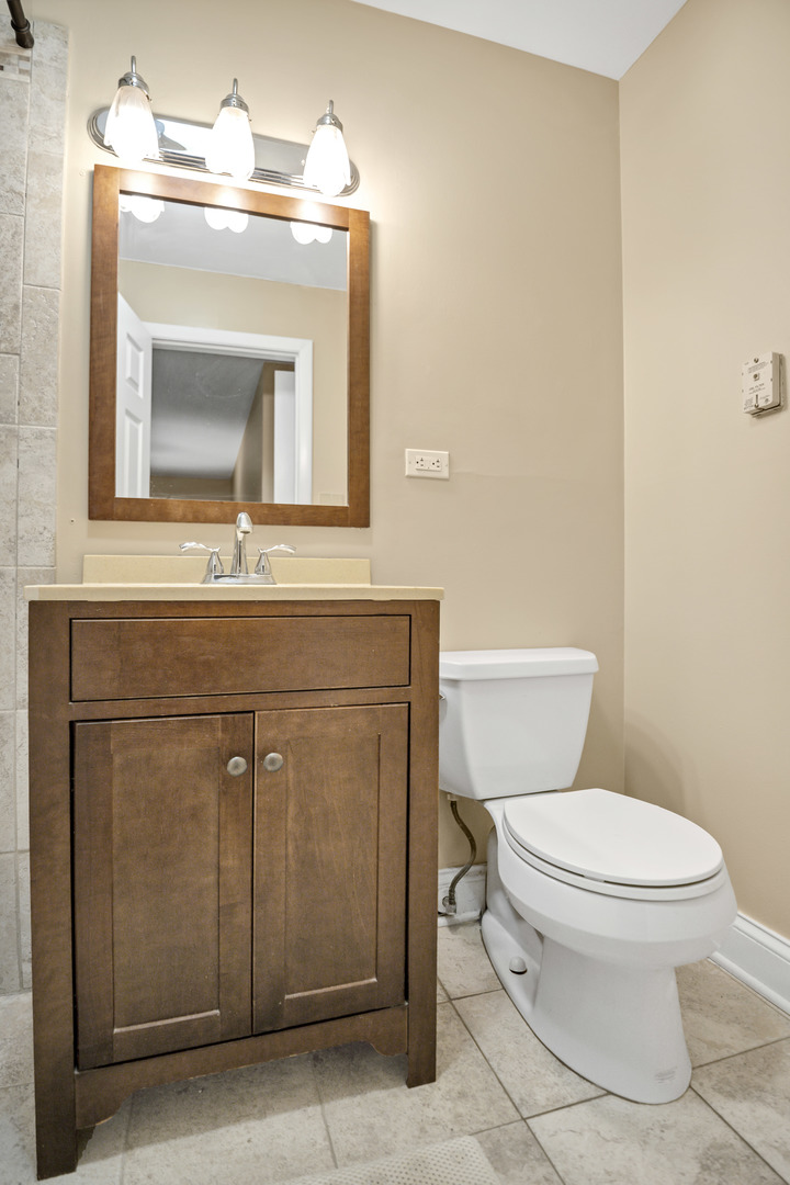 2604 N Windsor Drive #206, Arlington Heights, IL 60004