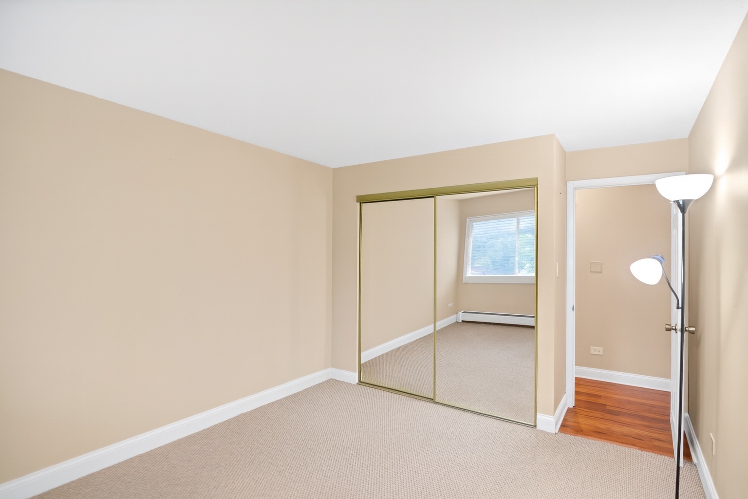 2604 N Windsor Drive #206, Arlington Heights, IL 60004