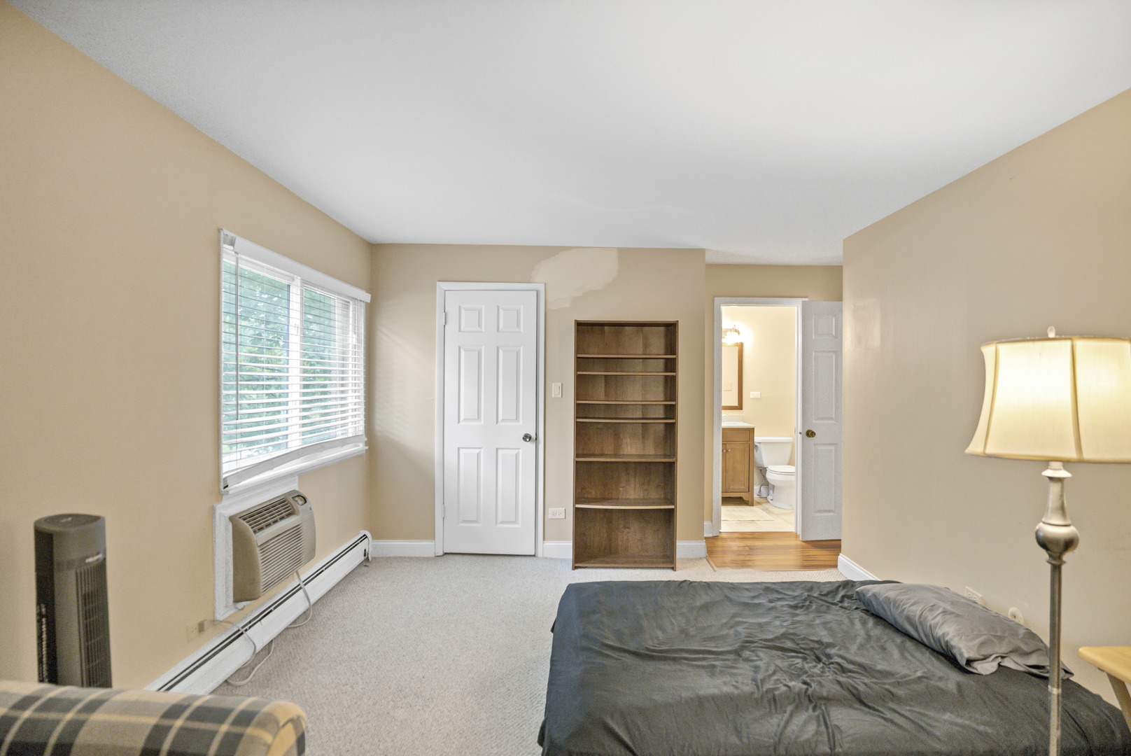 2604 N Windsor Drive #206, Arlington Heights, IL 60004