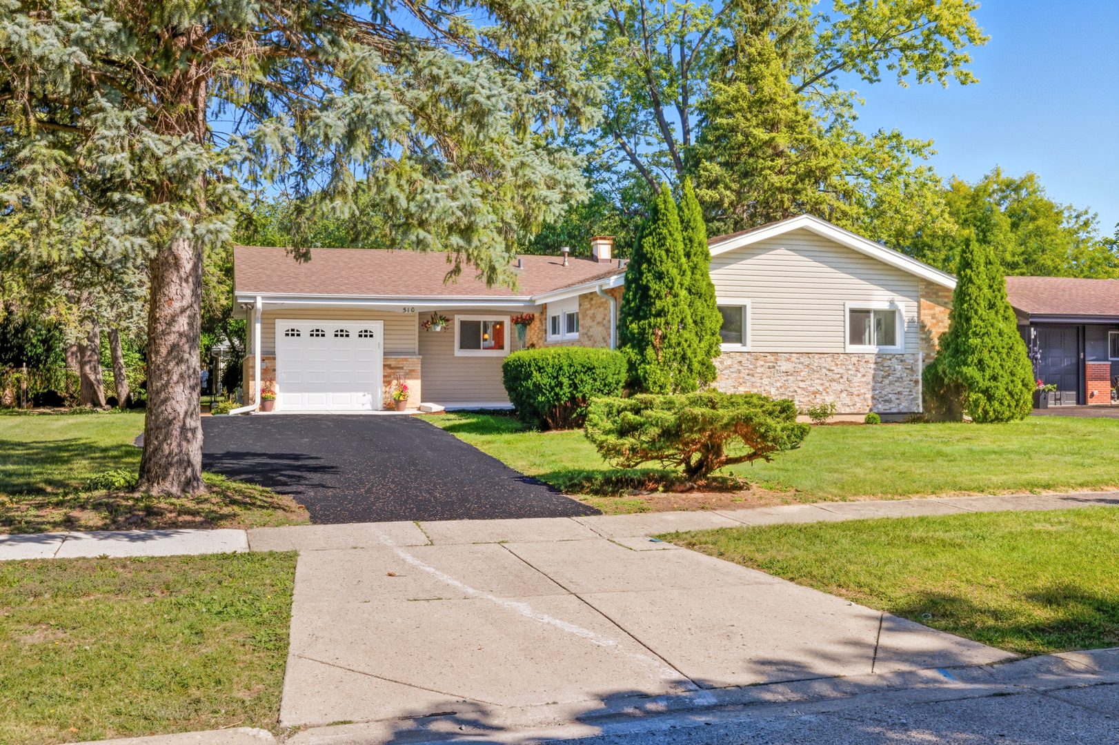 510 Milan Lane, Hoffman Estates, IL 60169