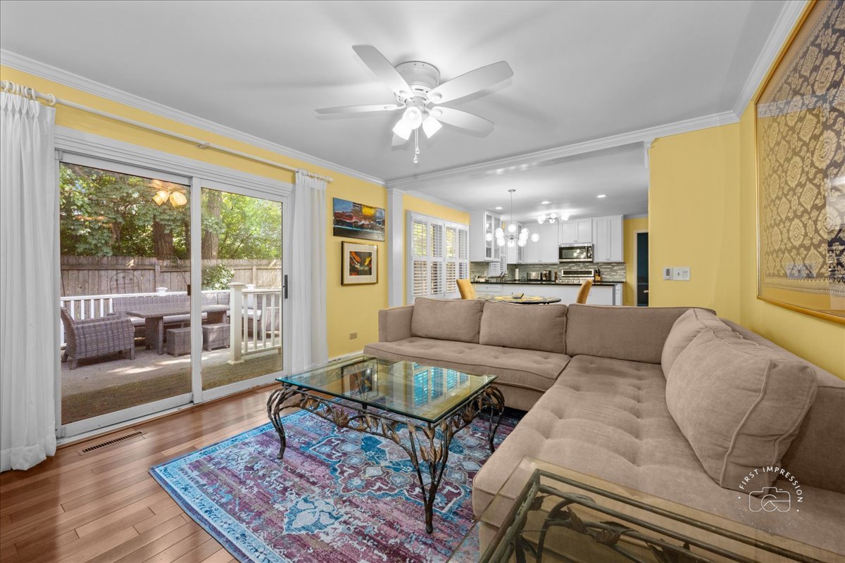 1519 Wedgefield Circle, Naperville, IL 60563