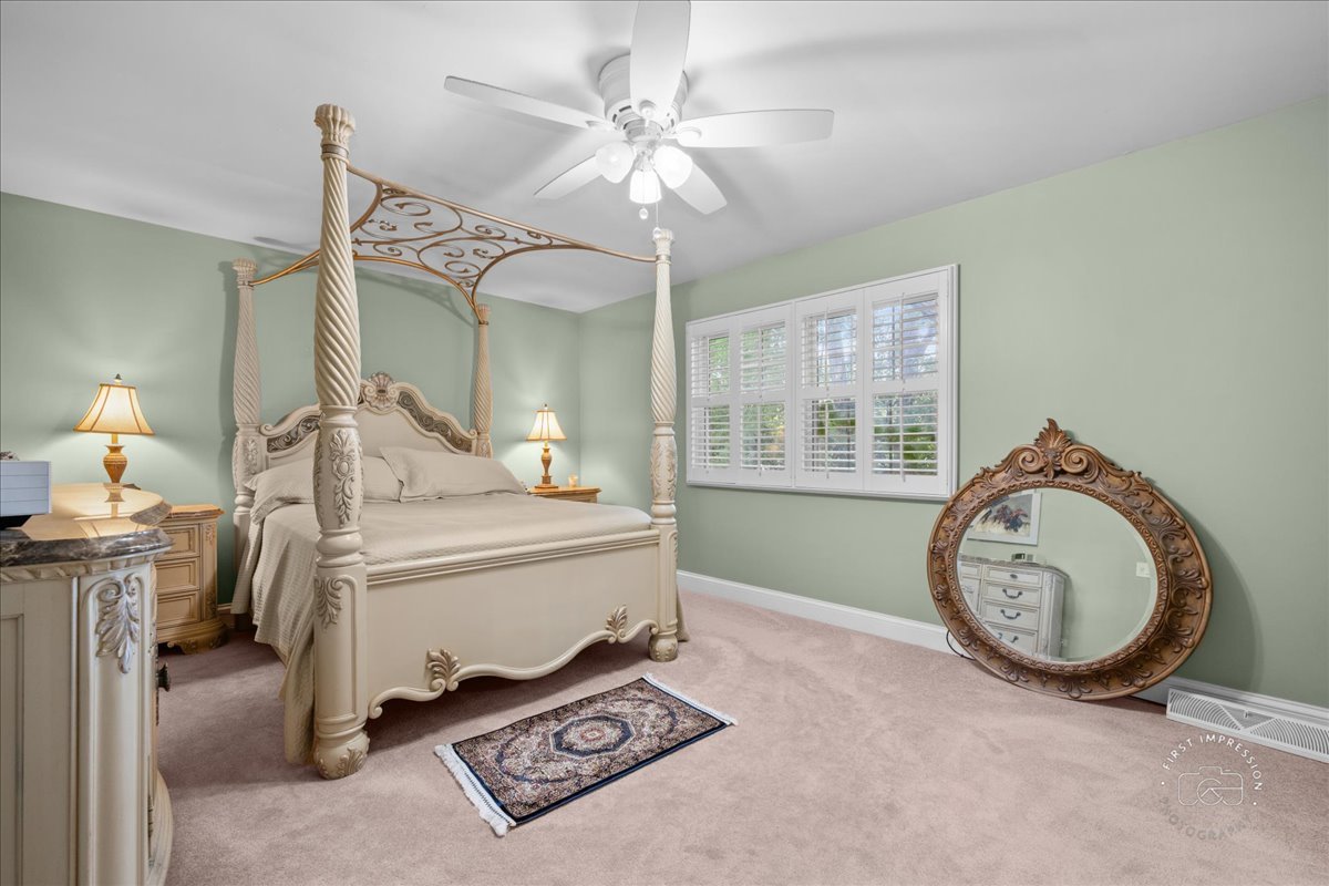 1519 Wedgefield Circle, Naperville, IL 60563