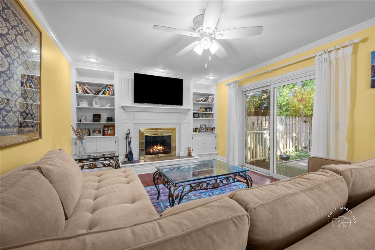 1519 Wedgefield Circle, Naperville, IL 60563
