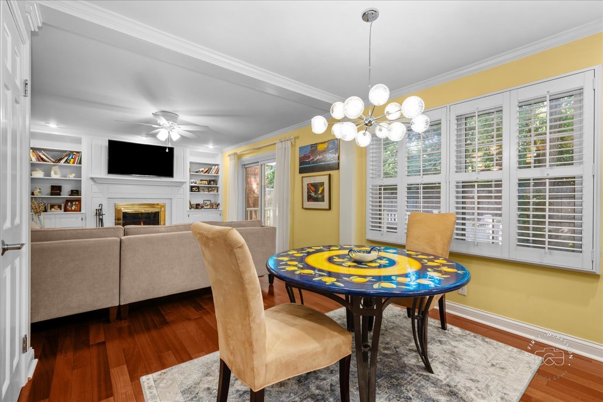 1519 Wedgefield Circle, Naperville, IL 60563