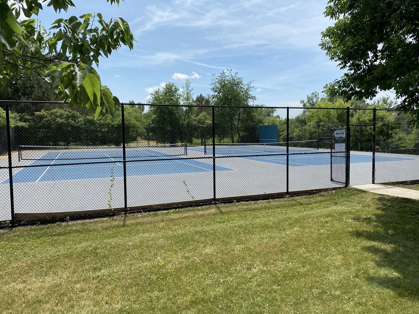 506 Bent Tree Court, Oswego, IL 60543