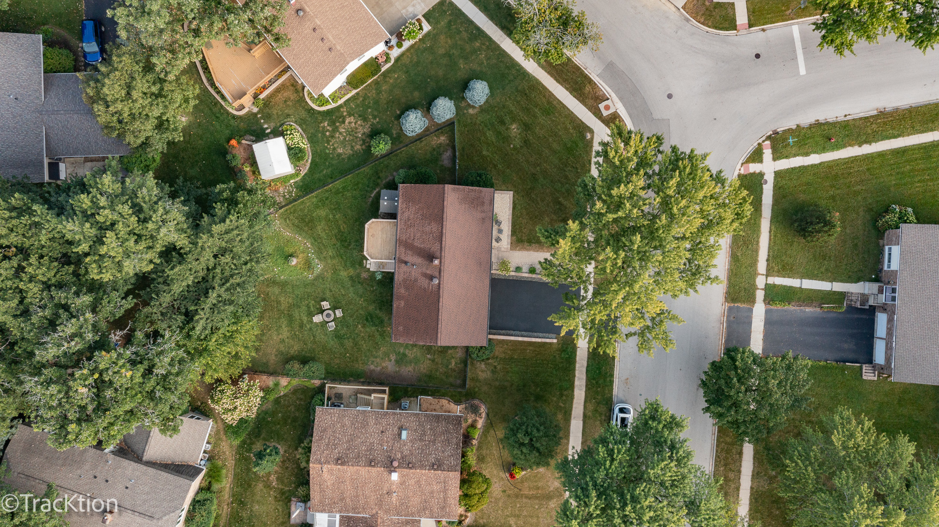 7024 Roberts Drive, Woodridge, IL 60517