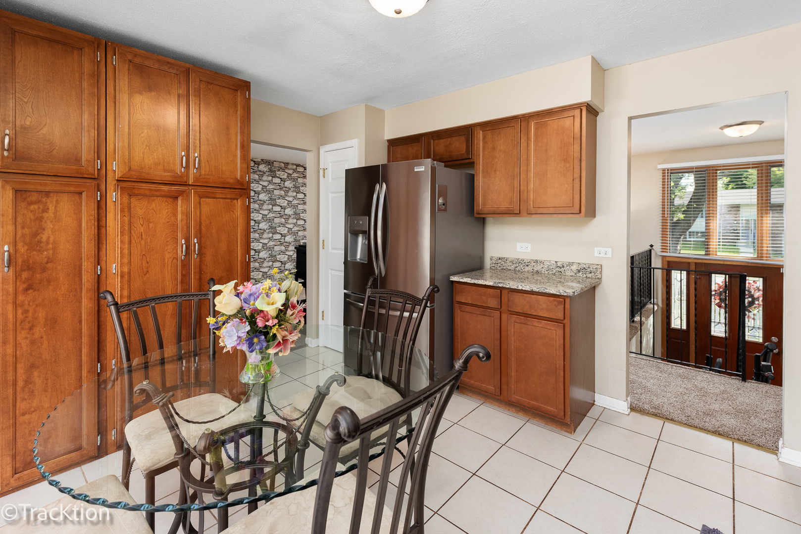 7024 Roberts Drive, Woodridge, IL 60517