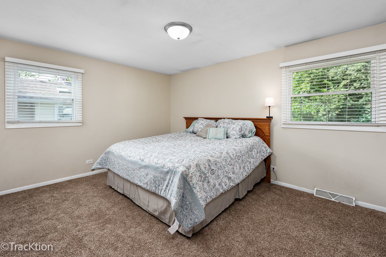 7024 Roberts Drive, Woodridge, IL 60517