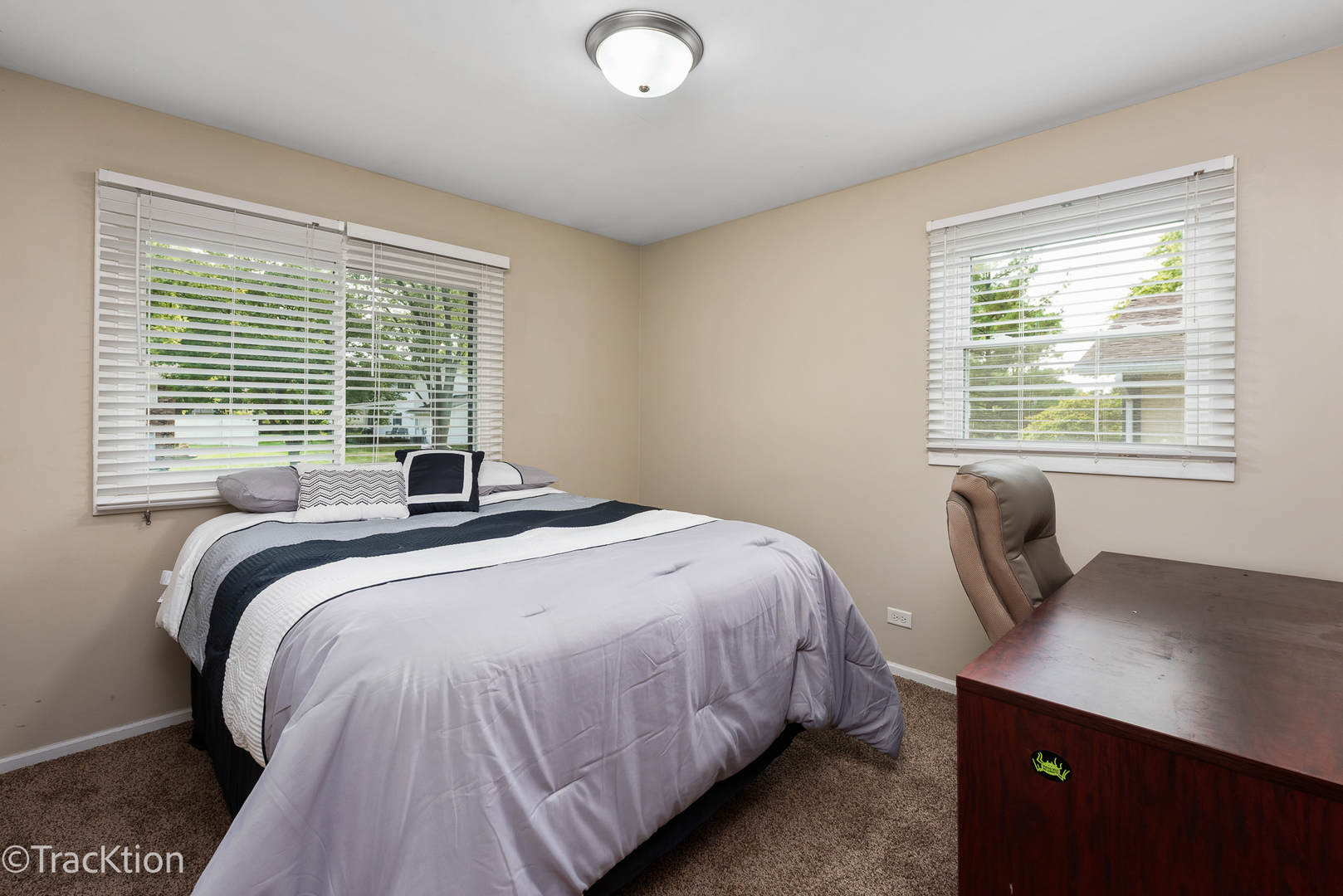 7024 Roberts Drive, Woodridge, IL 60517