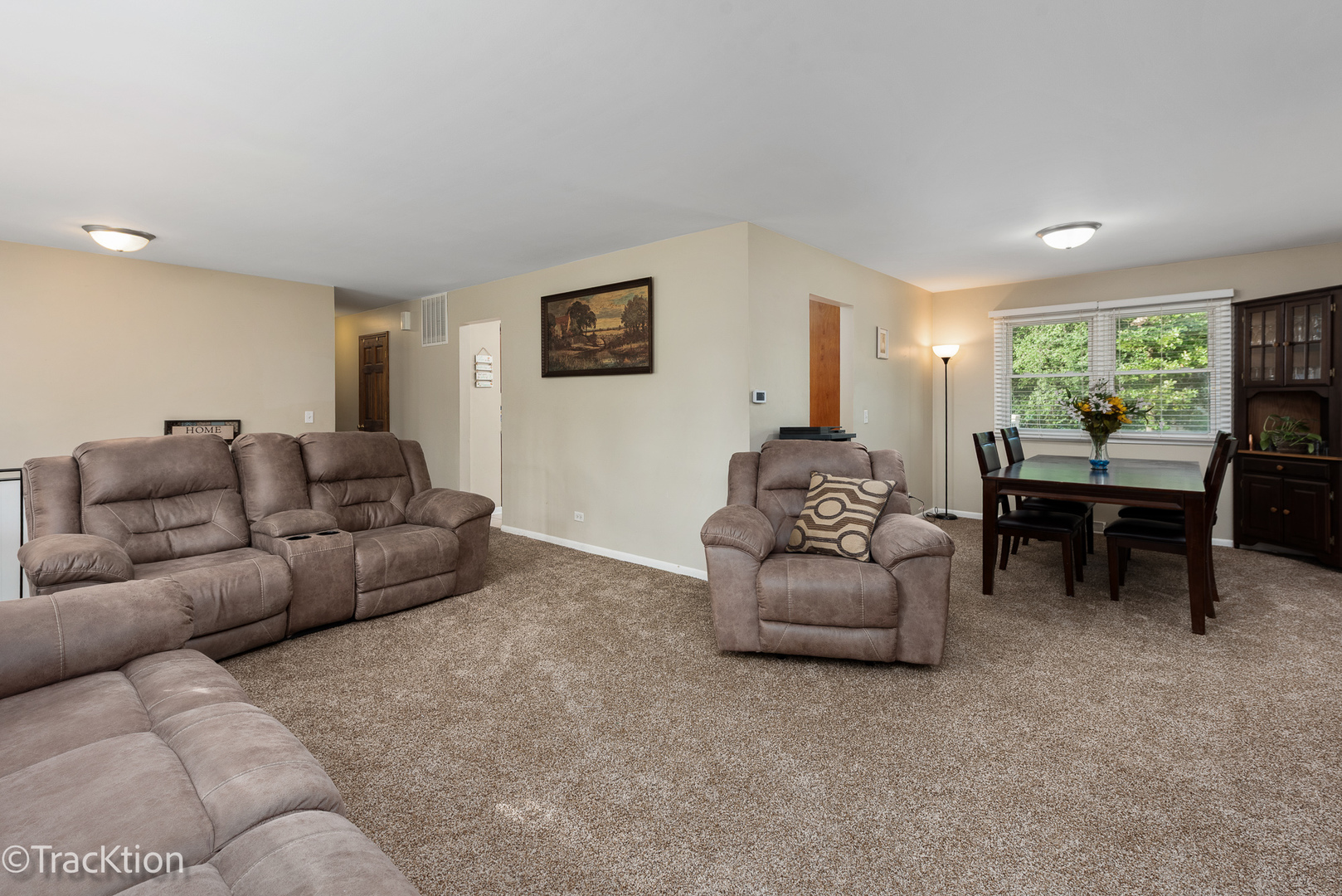 7024 Roberts Drive, Woodridge, IL 60517