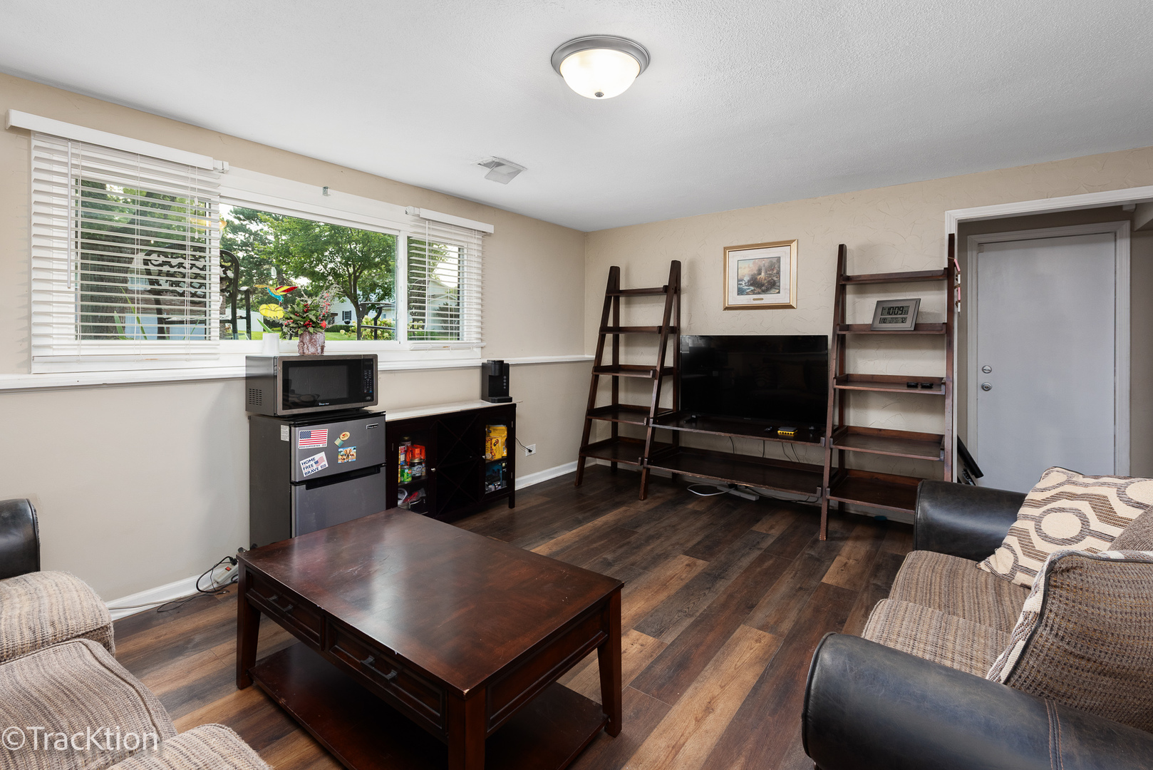 7024 Roberts Drive, Woodridge, IL 60517