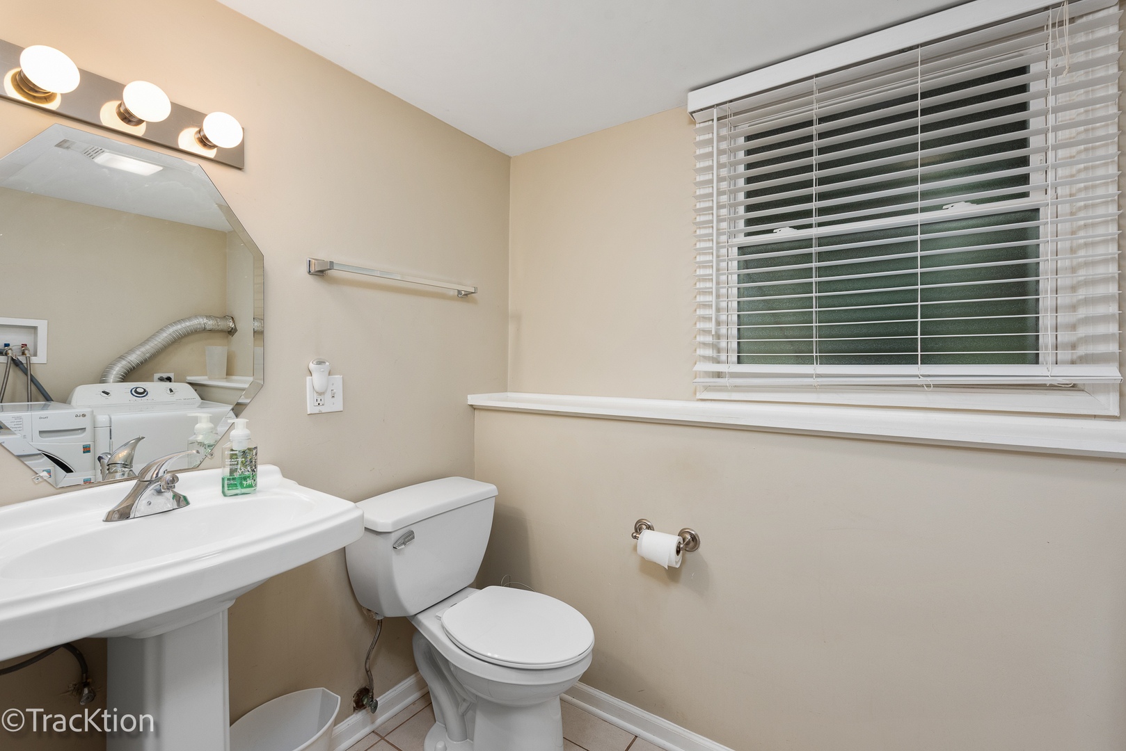 7024 Roberts Drive, Woodridge, IL 60517