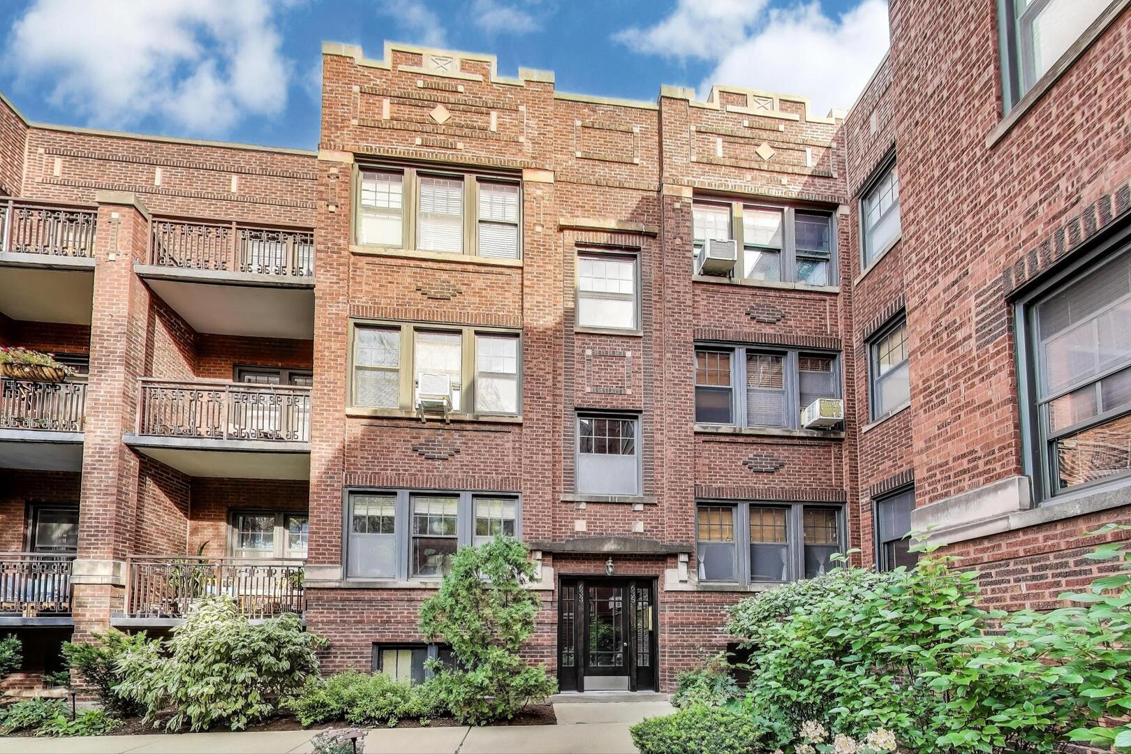 633 Garfield Street #1N, Oak Park, IL 60304