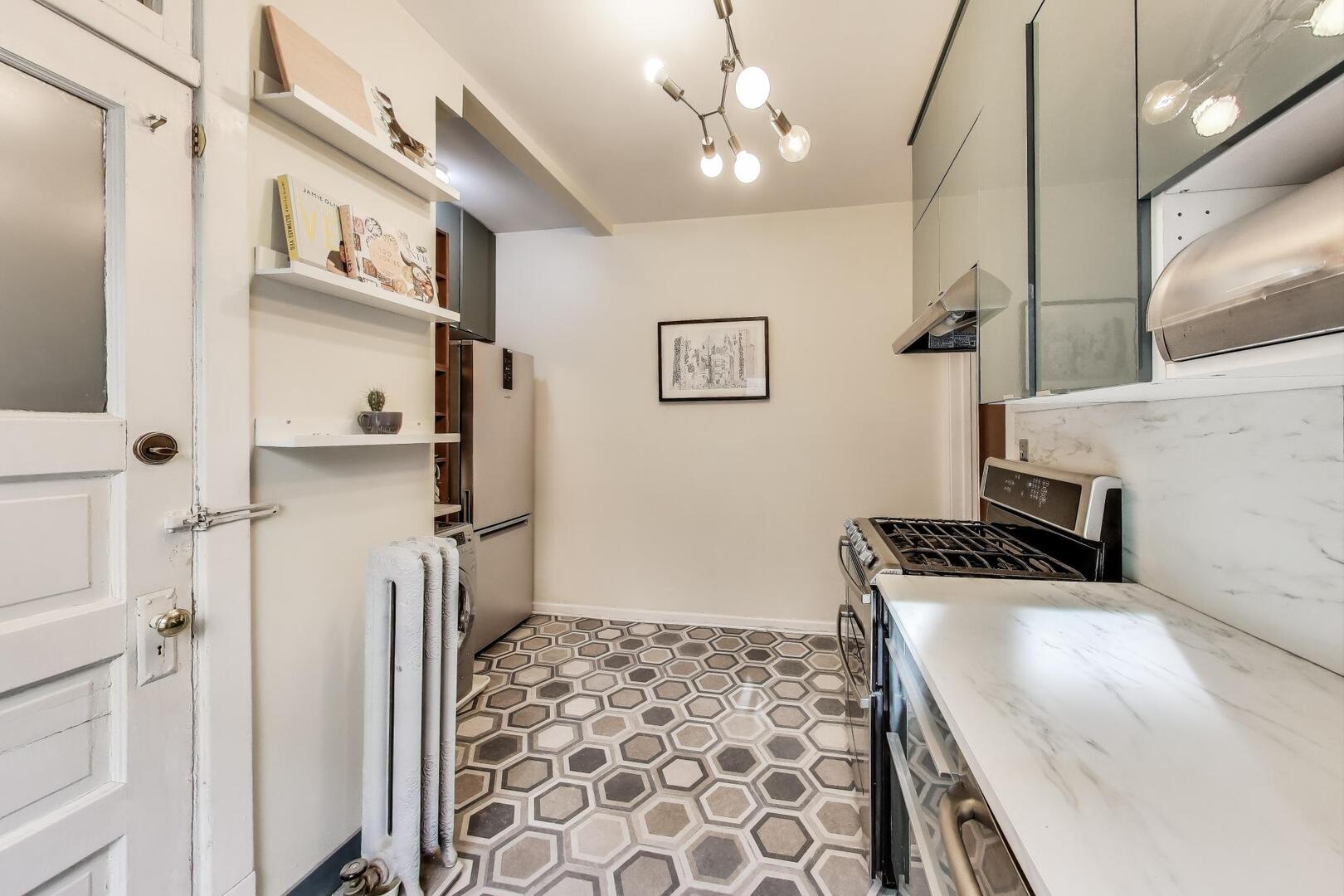 633 Garfield Street #1N, Oak Park, IL 60304