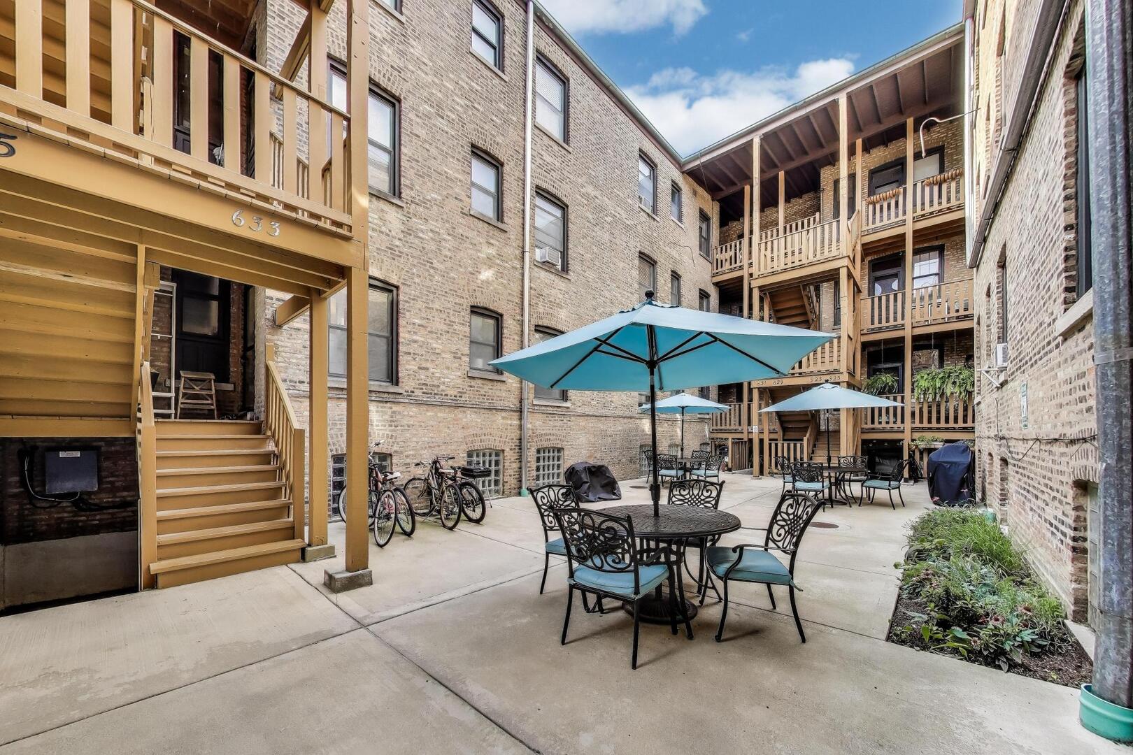 633 Garfield Street #1N, Oak Park, IL 60304