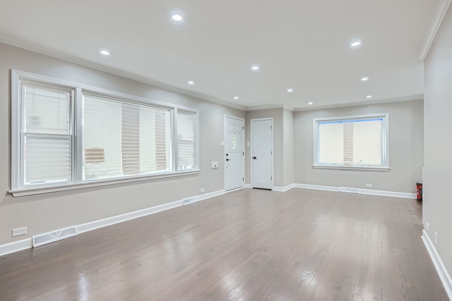 1012 E 162nd Place, South Holland, IL 60473