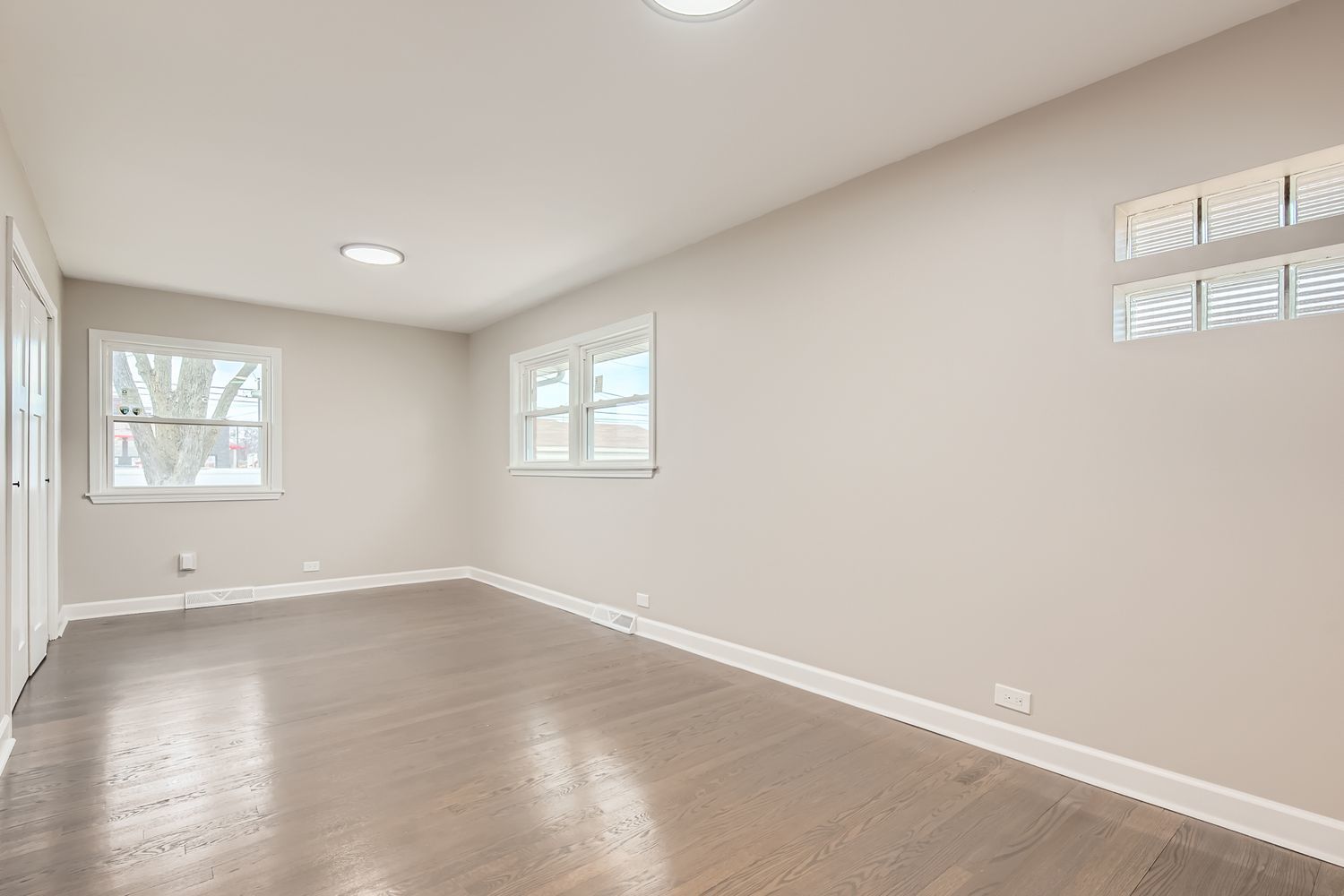 1012 E 162nd Place, South Holland, IL 60473