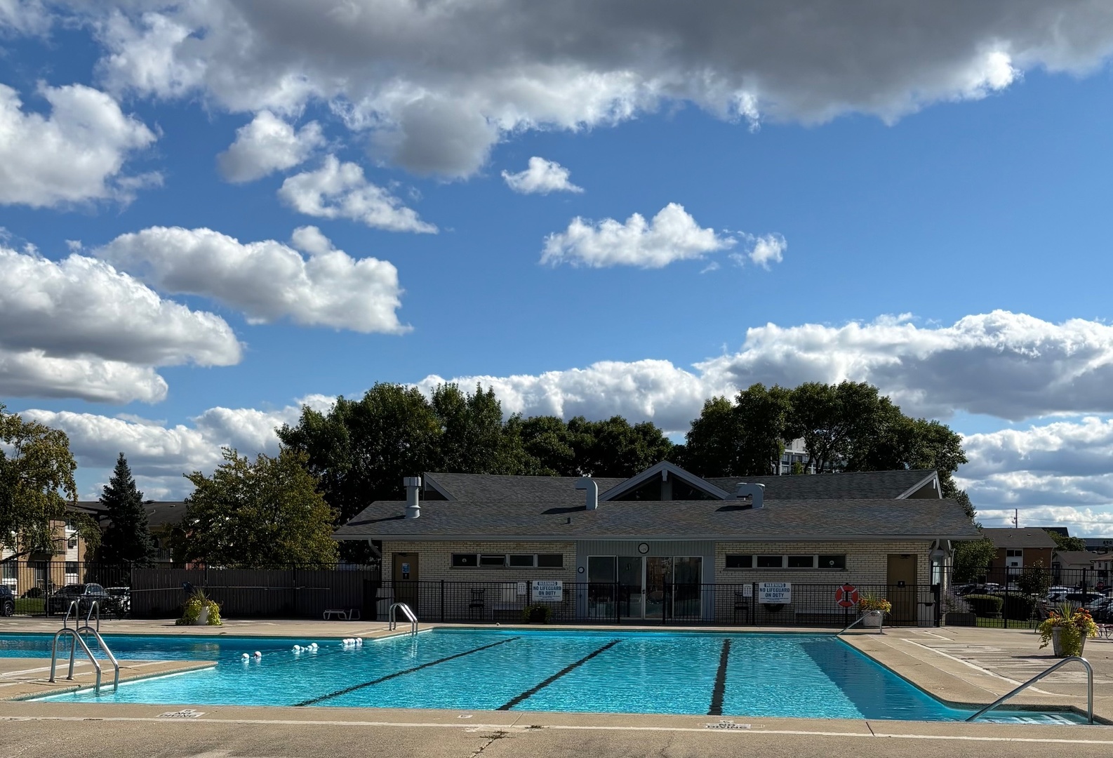 8868 Kenneth Drive #2F, Des Plaines, IL 60016