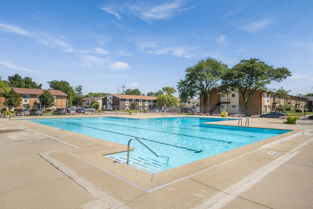 8868 Kenneth Drive #2F, Des Plaines, IL 60016