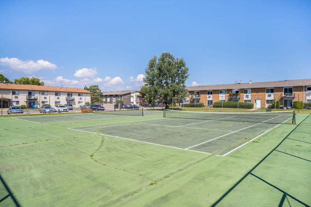 8868 Kenneth Drive #2F, Des Plaines, IL 60016